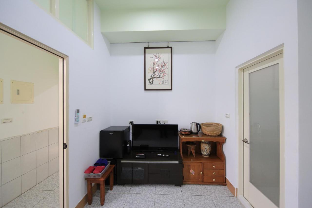 Bridgeside Homestay Pingtung Exterior photo